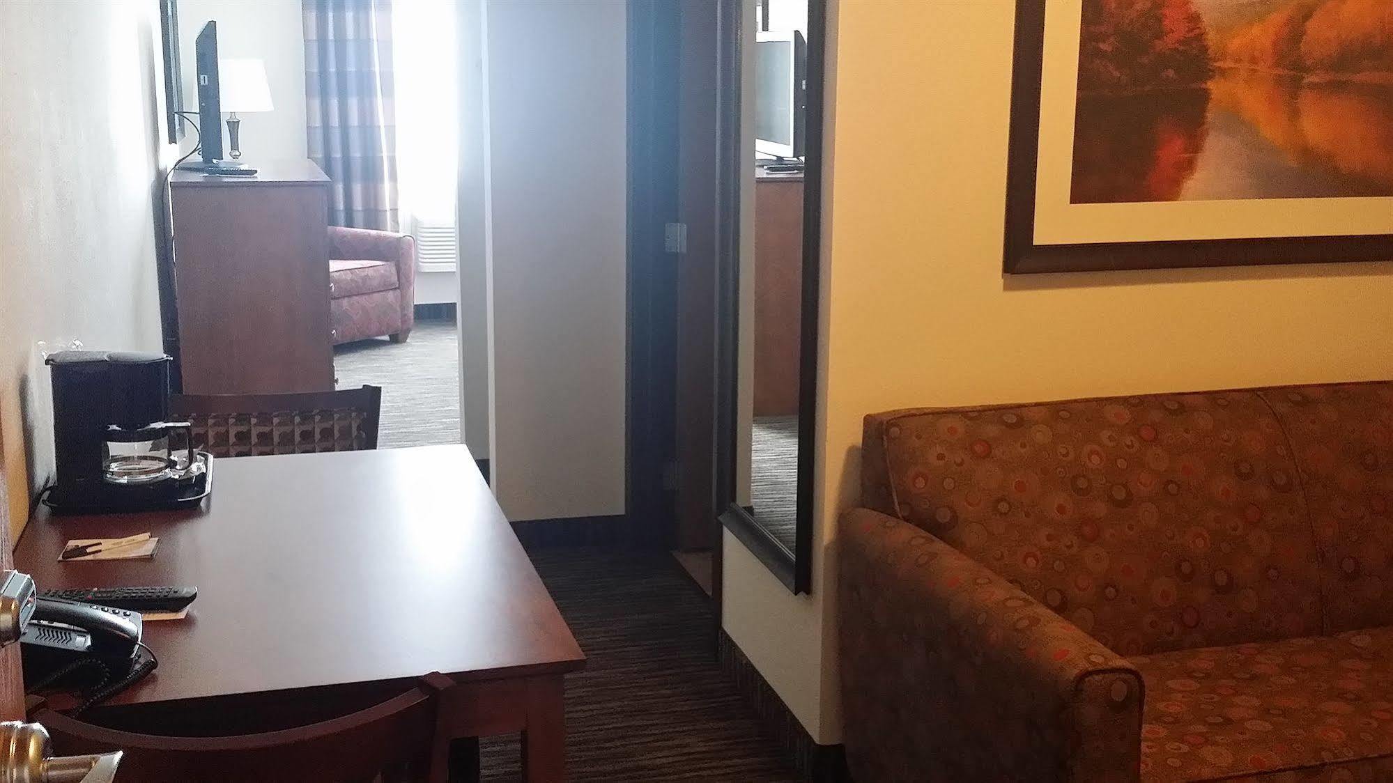 American Inn & Suites Parkers Prairie Bagian luar foto