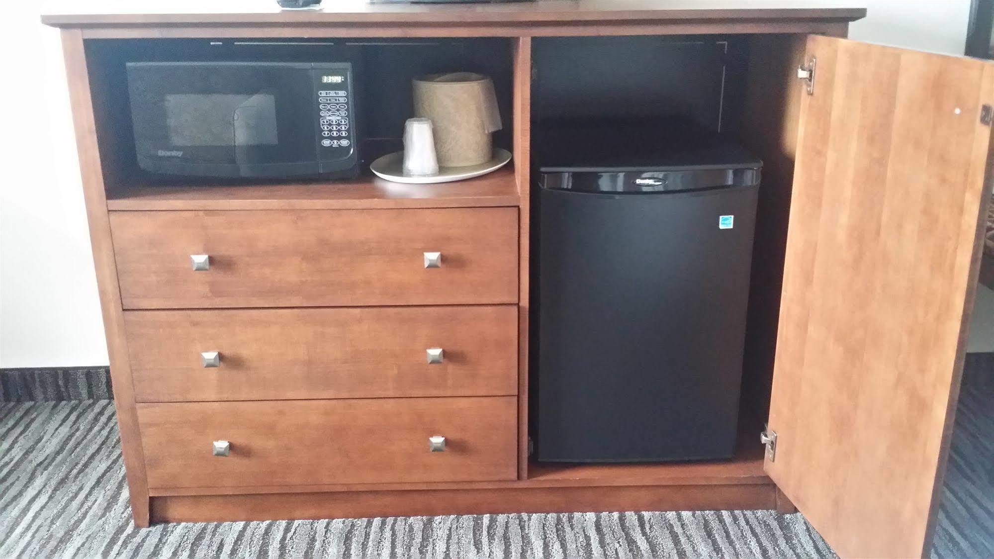 American Inn & Suites Parkers Prairie Bagian luar foto